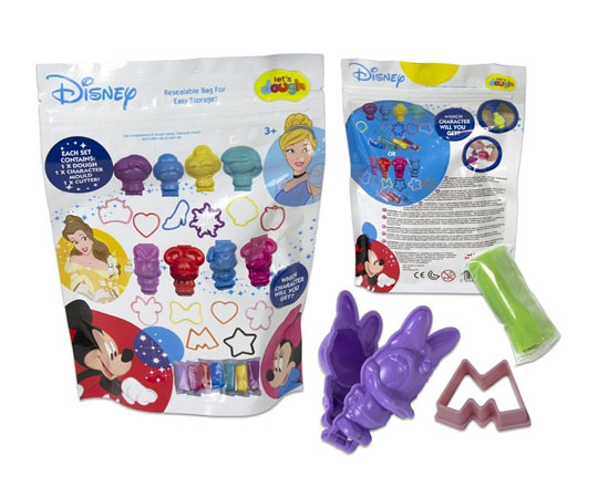 foto esplicativa del prodotto dentro e fuori la sua confezione di vendita. Contiene una plastilina, due formine.