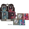 foto della trousse con trucchi, pennelli e specchietto disponibile in due colori rossa o blu.