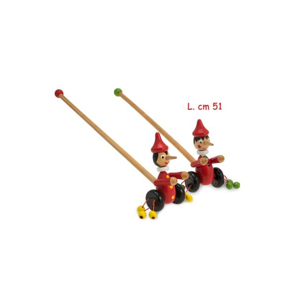 nella foto pinocchio con ruote al posto delle gambe, il bastoncino nella schiena che serve per spingerlo. Sulle ruote ci sono i sonagli in legno che fanno rumore quando le ruote girano