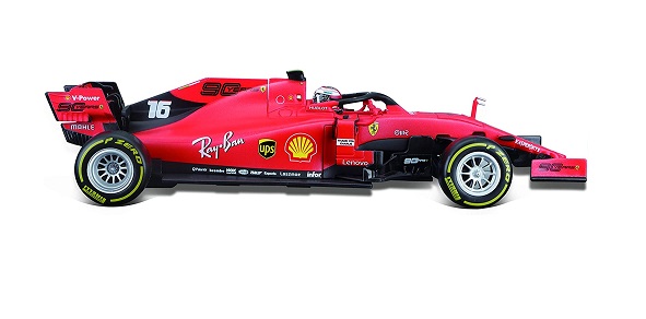 foto dell'auto ferrari fuori dalla sua scatola