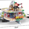 foto della ferrovia in legno multipiano, montata, con l'indicazione delle sue misure: 78cm di larghezza, 39cm di altezza, e 60 cm di profondità