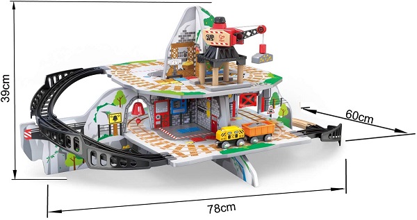 foto della ferrovia in legno multipiano, montata, con l'indicazione delle sue misure: 78cm di larghezza, 39cm di altezza, e 60 cm di profondità