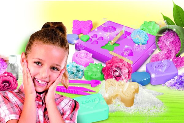 immagine del contenuto della scatola con dettaglio degli accessori per creare i saponi profumati