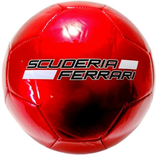 foto del pallone rosso lucido e metallizzato, con la stampa "scuderia ferrari"