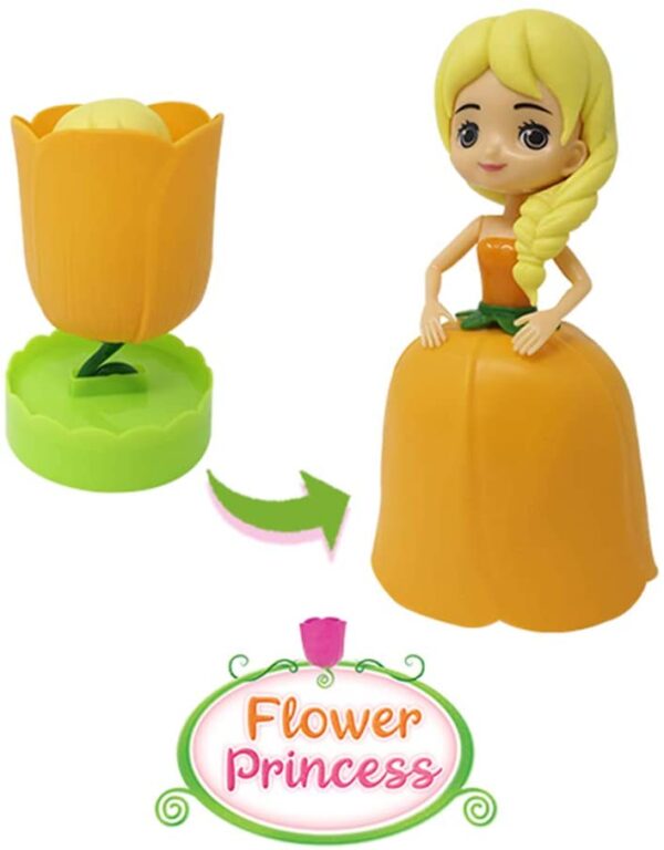 immagine della flower princess di color arancione prima chiusaa a forma di fiore e poi aperta
